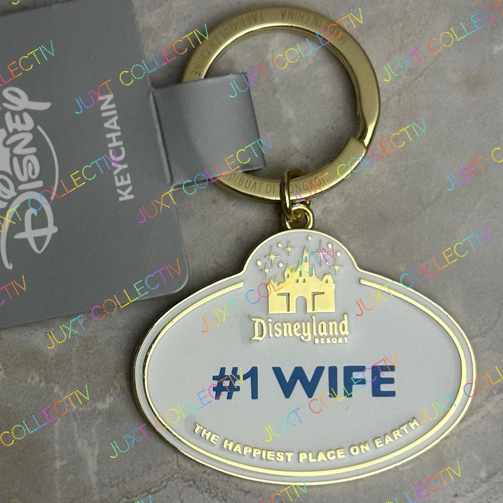 NWT Disneyland Name Tag #1 Wife Keychain